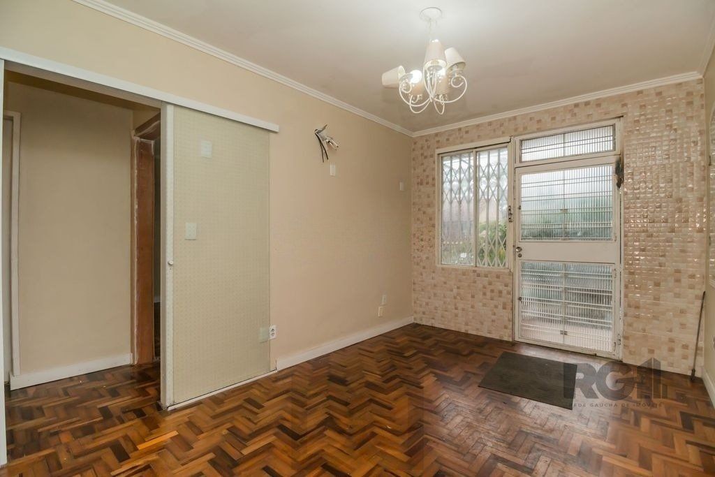 Excelente casa de 389,53m² com 8 dormitórios e 3 vagas. — foto 3