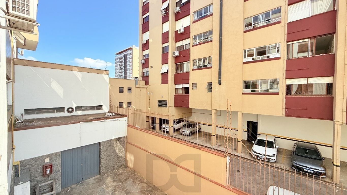 Apartamento de 3 dormitórios,1 suíte, 1 vaga, elevador no bairro Jardim Lindóia — foto 31
