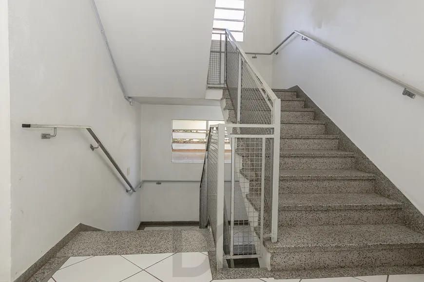 Apartamento de 2 quartos, no Bairro Tristeza, semi-mobiliado, com vaga escriturada. — foto 16