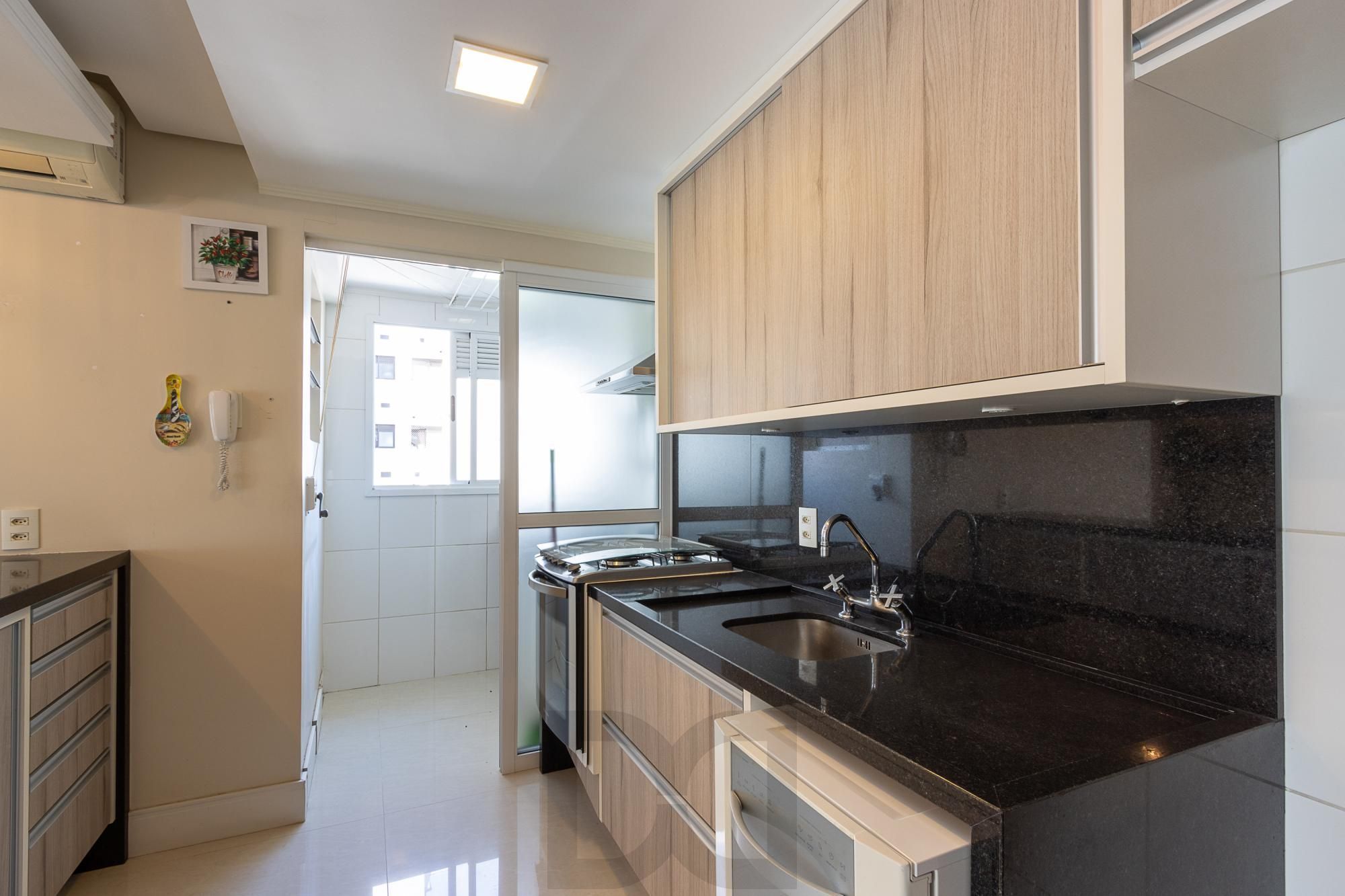 Apartamento de 3 dormitórios, 1 suíte e 2 vagas escrituradas no bairro Tristeza. — foto 13