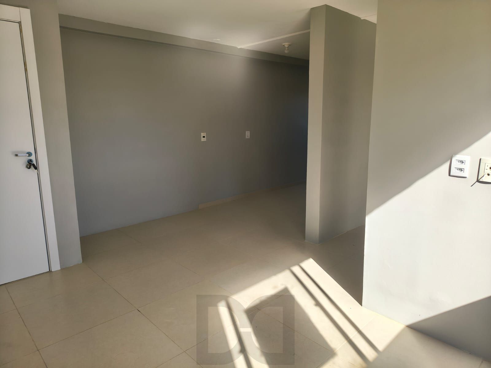 Apartamento Térreo, 2 quartos, vaga, piscina e portaria 24hr no bairro Sarandi. — foto 5