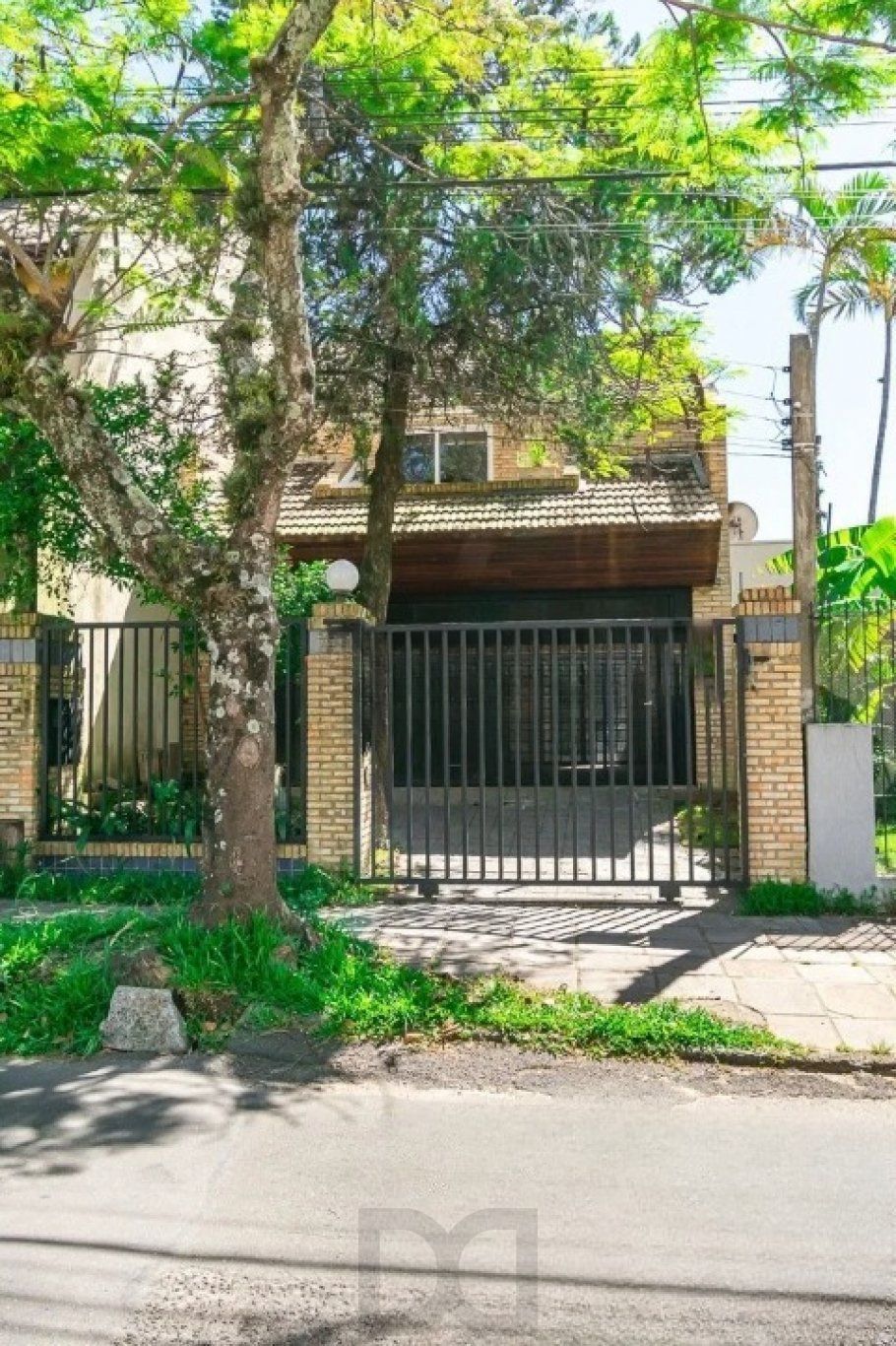Casa com 3 quartos, 1 suíte, 2 vagas, e 234m² à venda no bairro Tristeza — foto 2