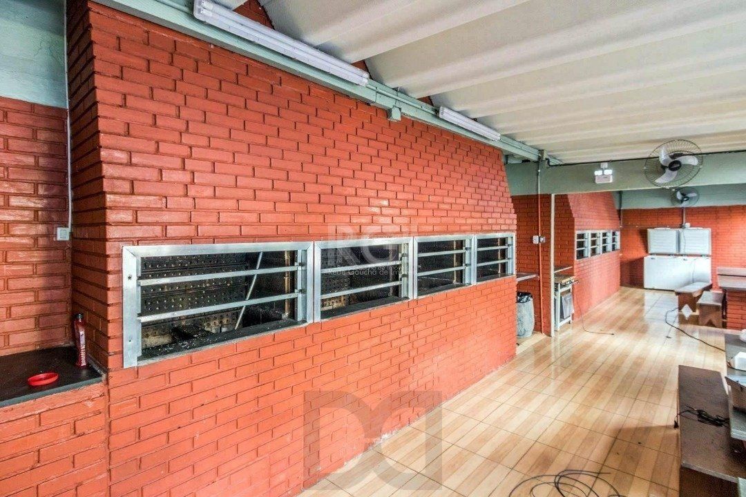 Apartamento de 2 dormitórios e 1 vaga de garagem no bairro Cristal. — foto 19