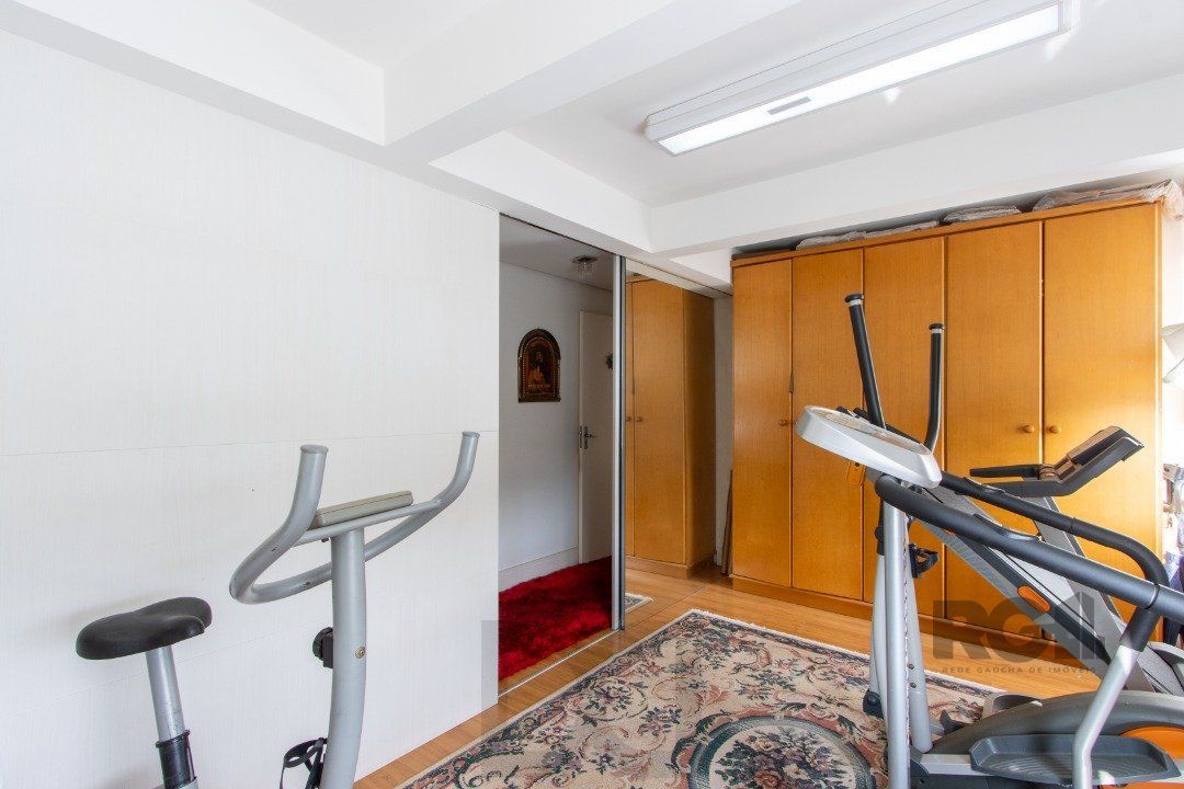 Casa em condominio . com 6 suites, sendo 3 suítes master com closet e hidro. — foto 27