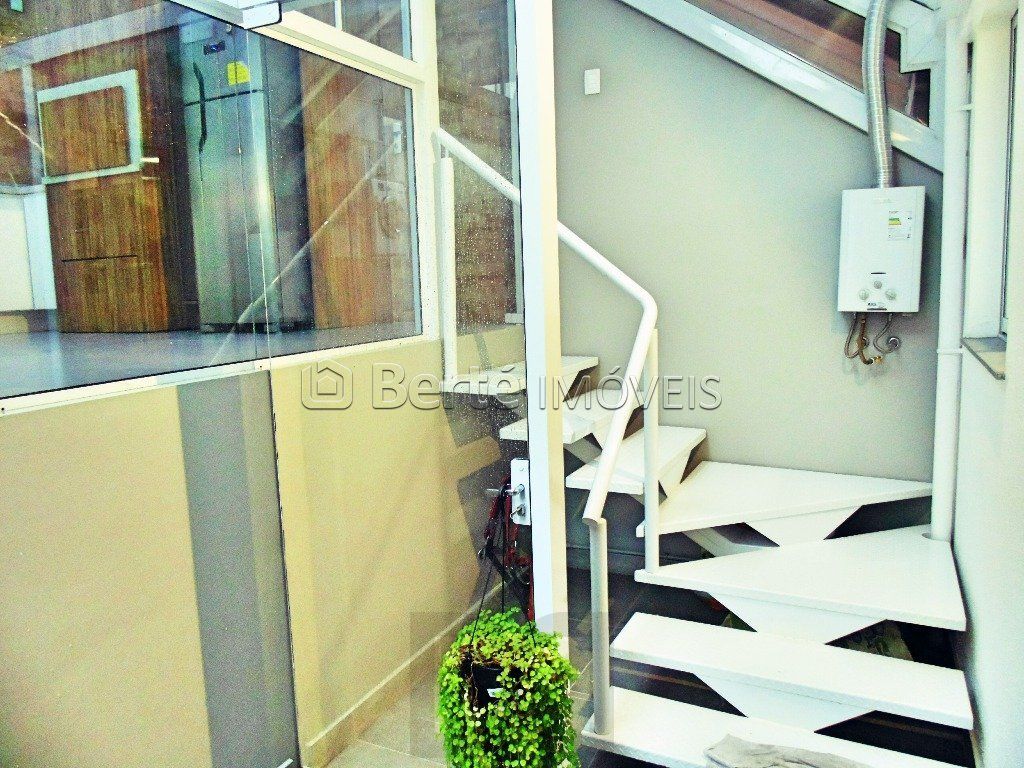 Apartamento garden espaçoso com 03 quartos e suite no Bairro cristal/ Porto Alegre. — foto 12