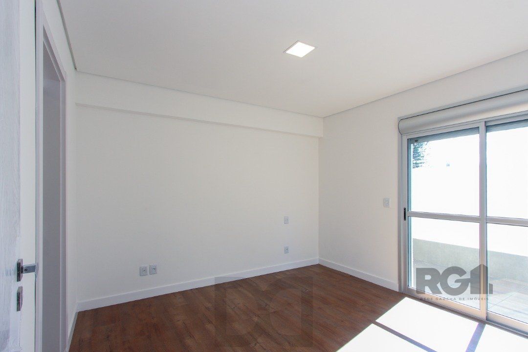 Apartamento em Porto Alegre no Bairro Petrópolis, de 2 quartos, GARDEN , semi mobiliado — foto 23