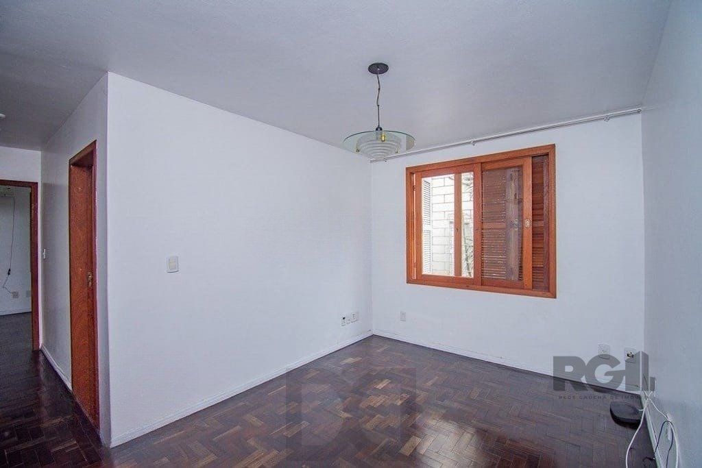 Excelente apartamento de 78m² com 3 dormitórios no bairro Petrópolis. — foto 3