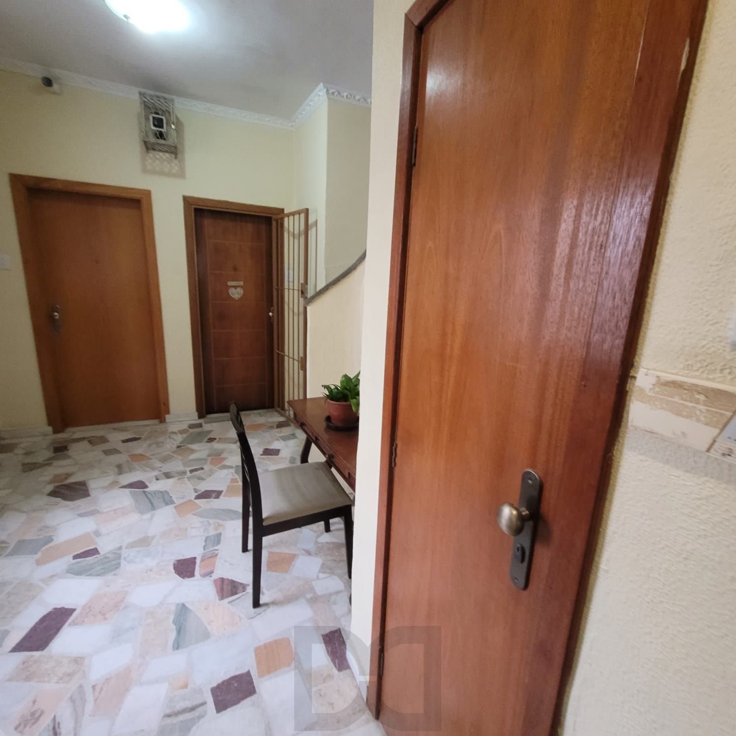 Venda apartamento totalmente reformado, 3 dormitórios living amplo, ótima iluminação, lareira ecológica, centro histórico — foto 33