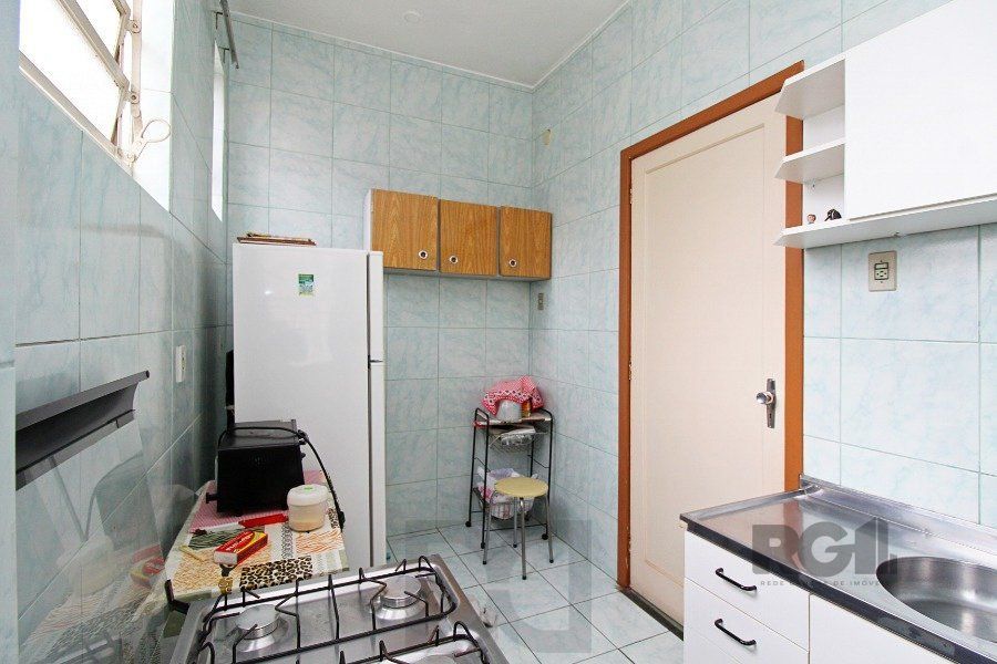 Apartamento a venda na Avenida Alberto Bins com 4 quartos, 2 banheiros, elevador, frente a fundos, no coração do Centro Histórico de Porto Alegre — foto 16