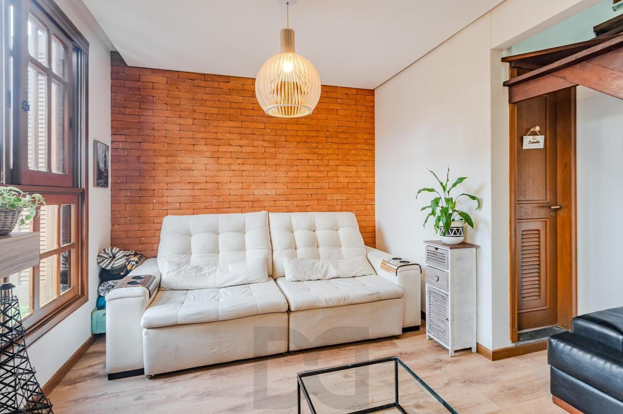 Casa em condomínio 3 dormitórios e sótão bairro Cristal — foto 2