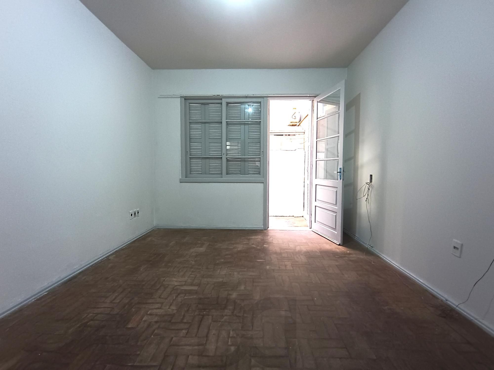 Apartamento com 01 dormitório com garagem — foto 1
