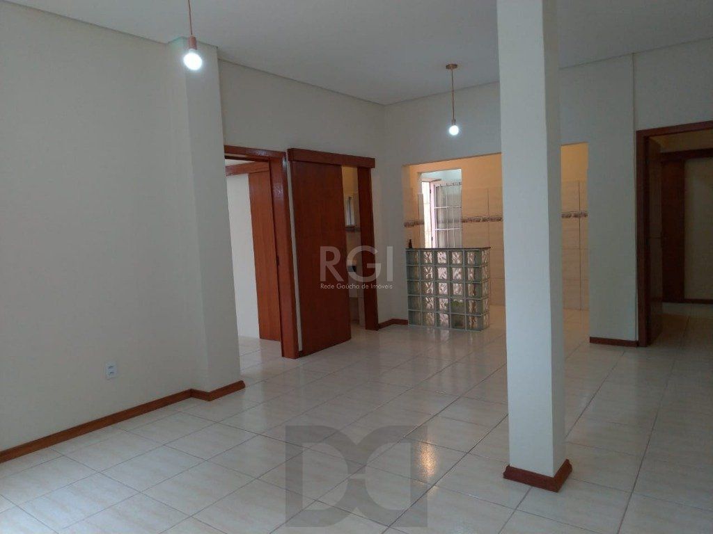 Apartamento de 4 dormitórios, sendo 2 suites, no bairro Petrópolis DESOCUPADO — foto 3