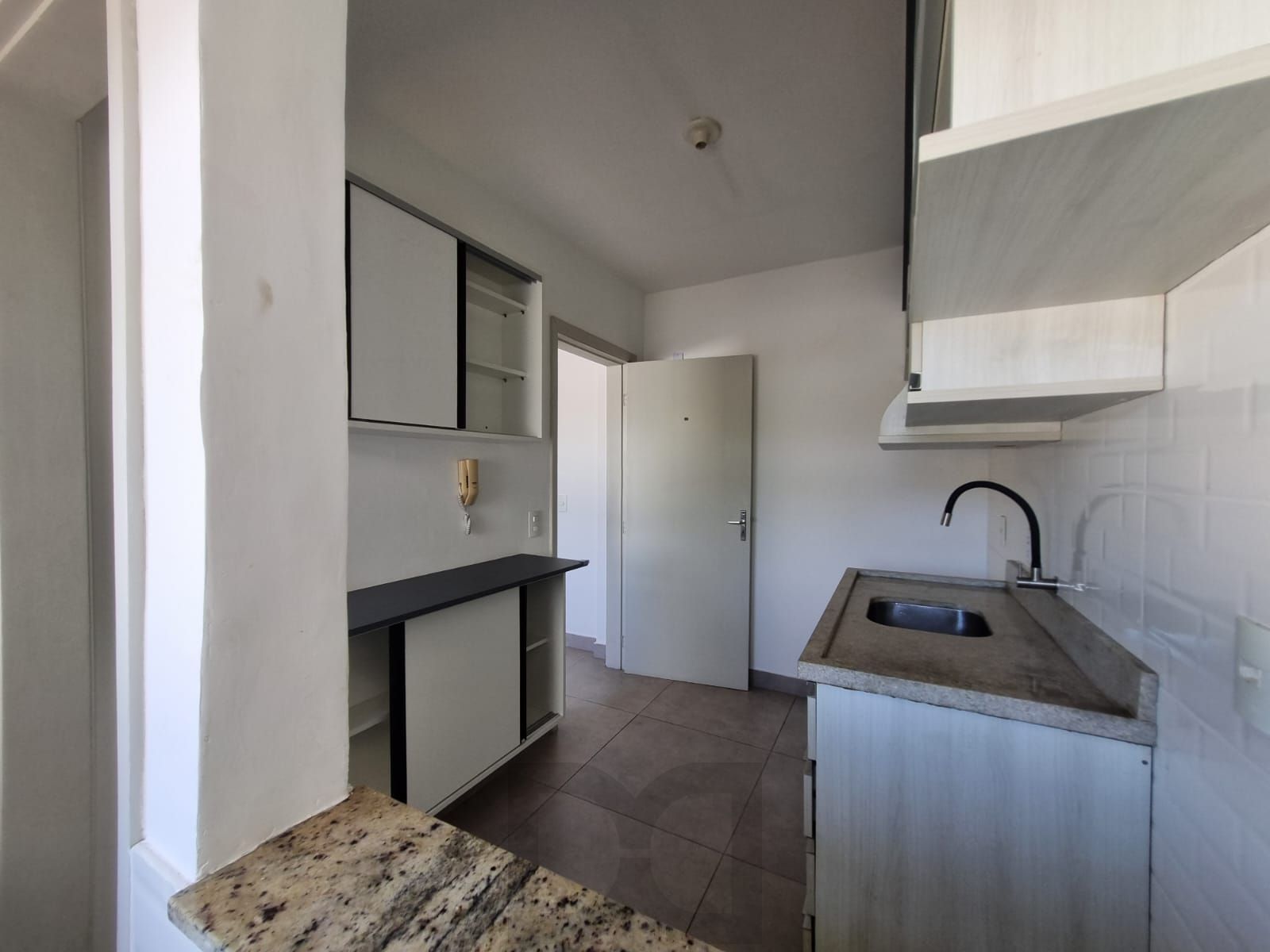 Apartamento de 2 dormitórios no bairro Partenon. — foto 8