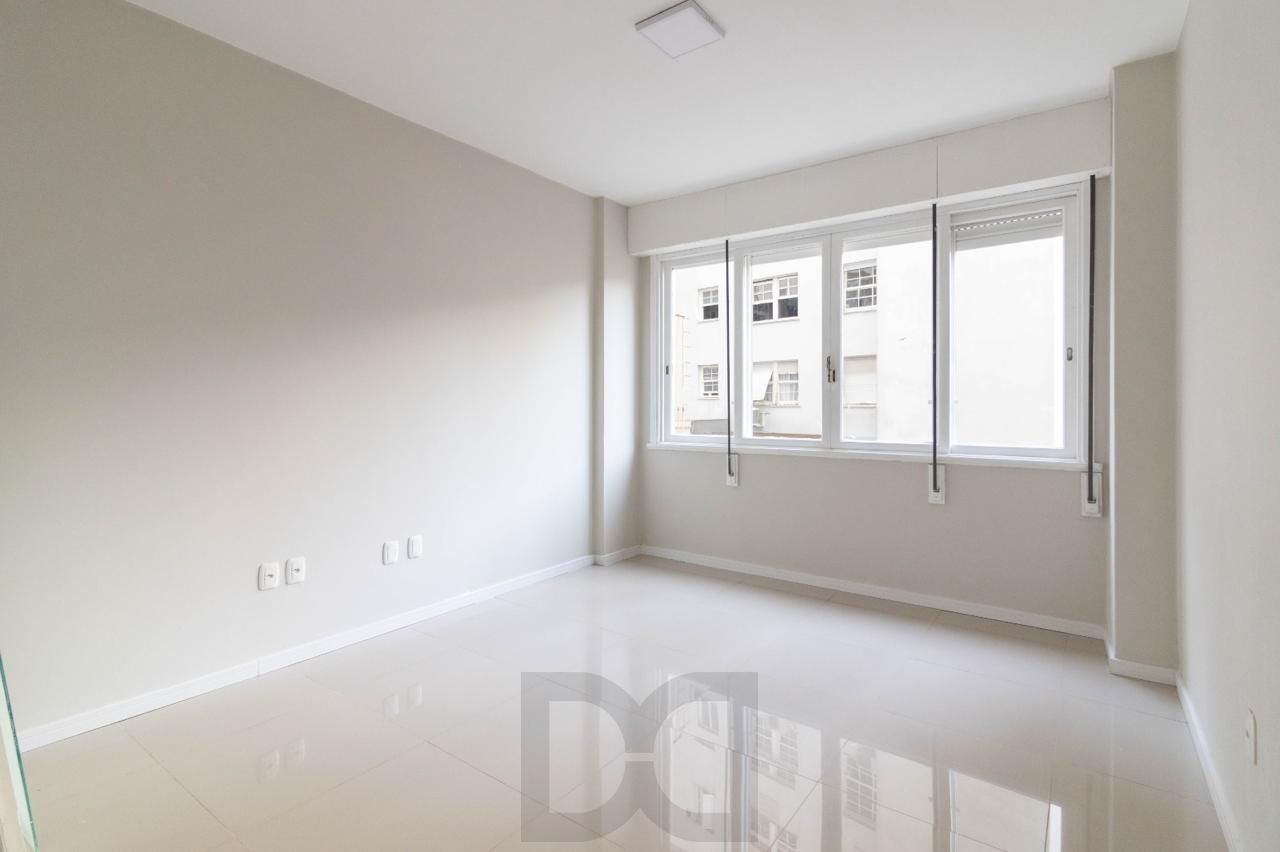 Apartamento de 3 dormitórios à venda em Bom Fim, Porto Alegre — foto 23