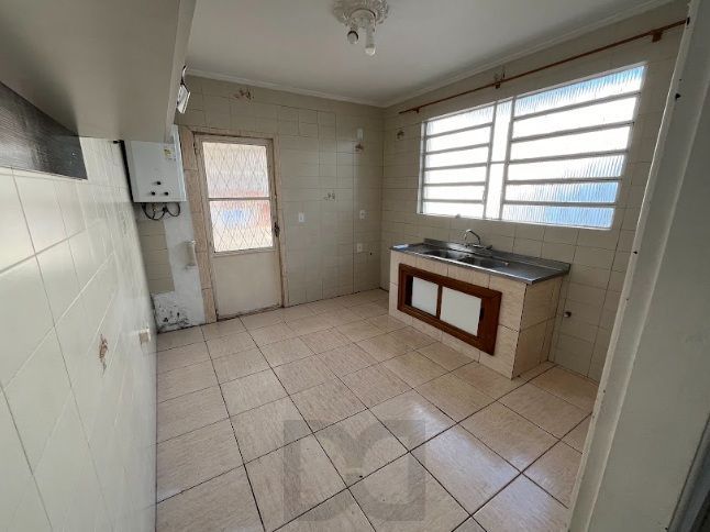 Casa Térrea com Piscina, 3 Dormitórios e Possibilidade para 4º Dormitório Venda — foto 5