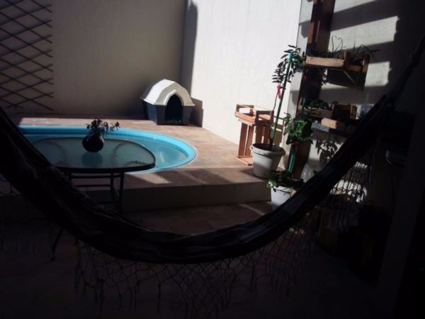 Sobrado em Ipanema, zona sul de Porto Alegre, com 175m² - 3 dormitorios, sotão, piscina. — foto 27
