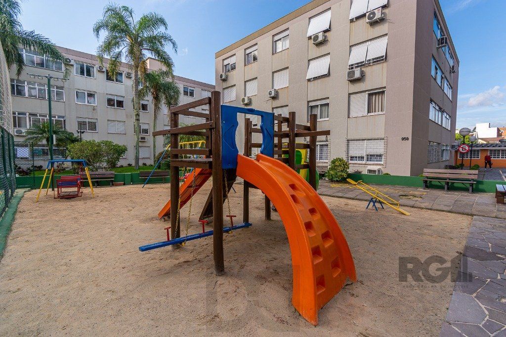 Apartamento no bairro Vila Ipiranga de 2 dormitórios e vaga DESOCUPADO — foto 26