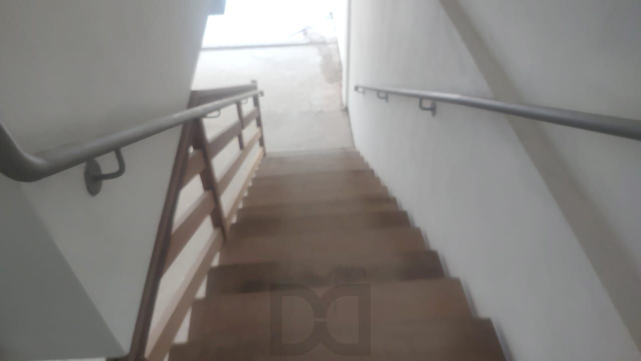 Vende loja ,com mezanino 180m², 2 banheiros — foto 13