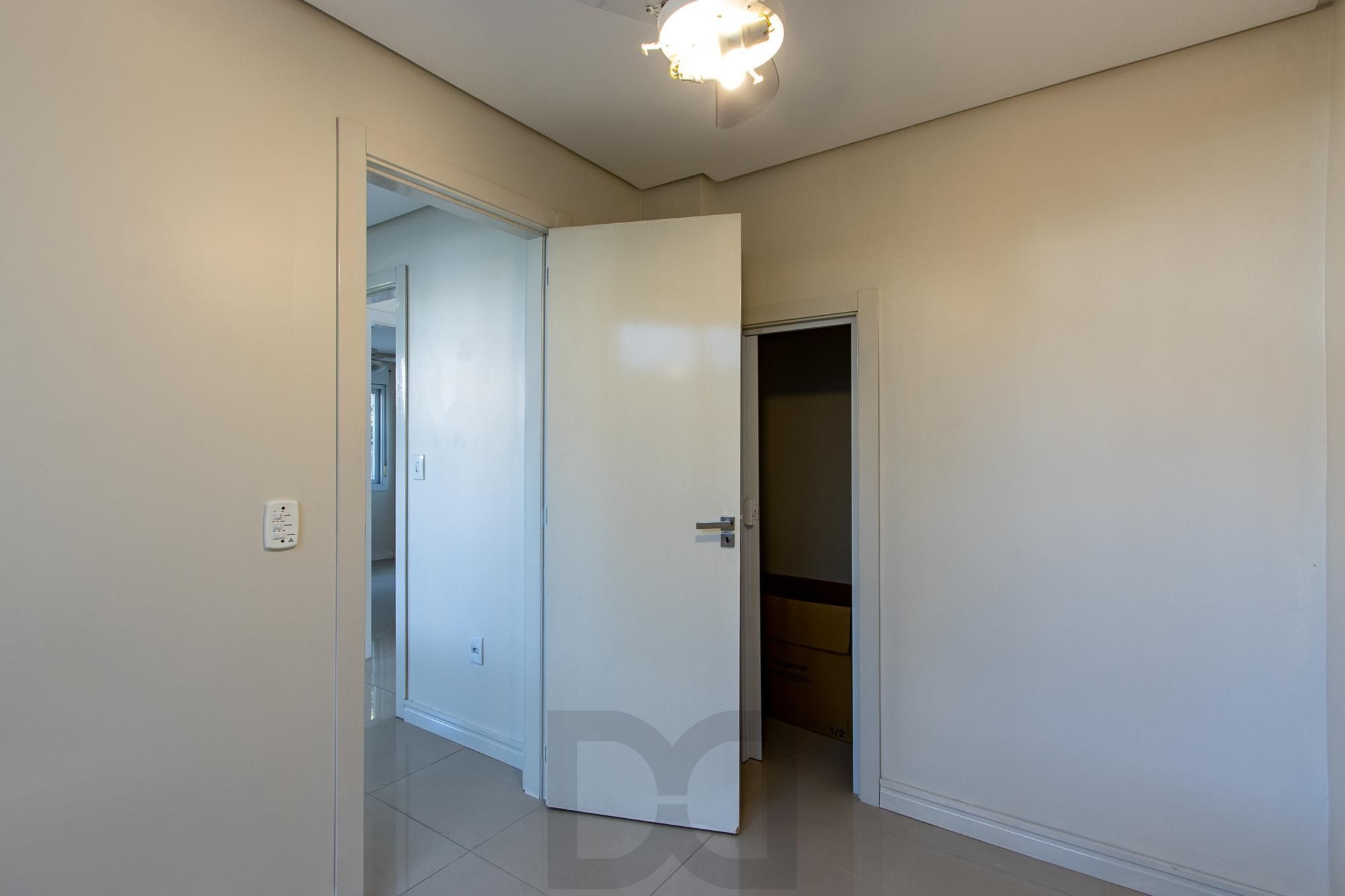 Casa de esquina à venda na Av. Copacabana | 3 dormitórios | 3 vagas | — foto 10