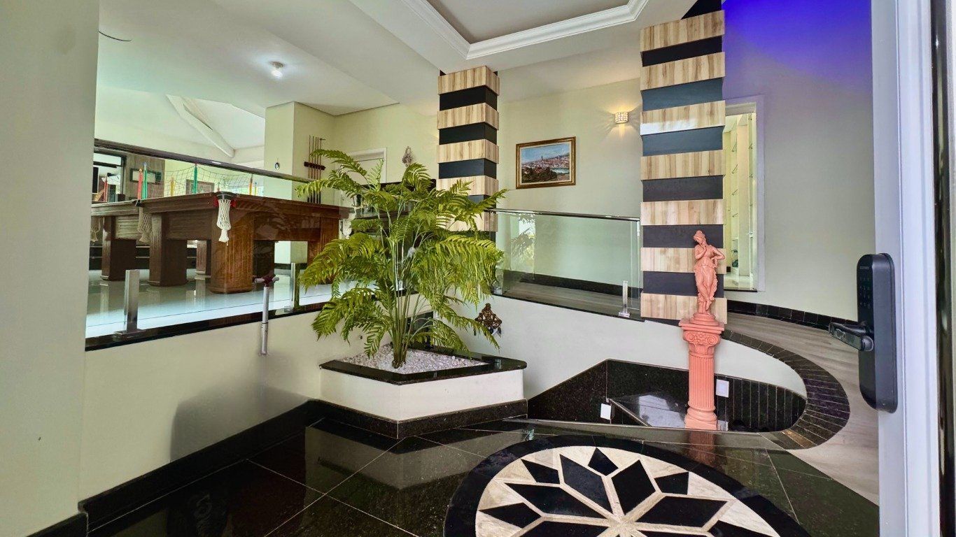 Casa com 4 Quartos, 3 suítes, 4 vagas e 600 m² privativos no Jardim Lindóia. — foto 3
