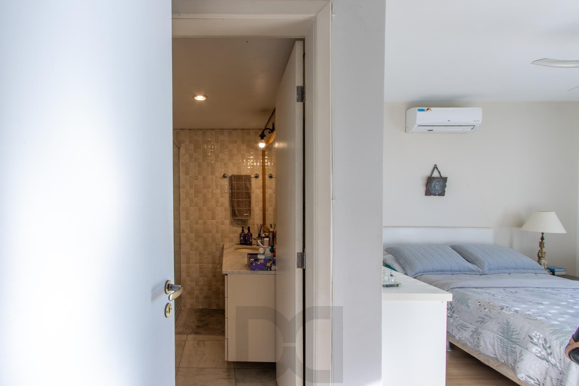 APARTAMENTO 3 DORMITÓRIOS - Vista permanente do Guaíba (menor custo benefício por M2). Somente 25 passos da orla. — foto 31