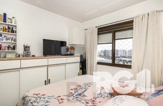 Apartamento 3 Dormitórios com Suíte, Lareira e 2 Vagas — foto 12