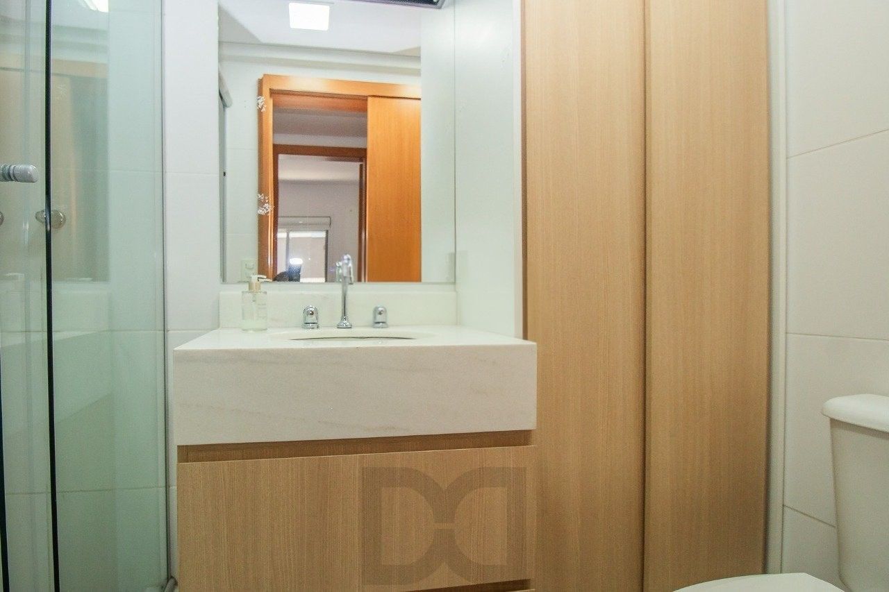 Apartamento com 70m², 2 dormitórios, 1 suíte, 1 vaga no bairro Higienópolis em Porto Alegre — foto 12