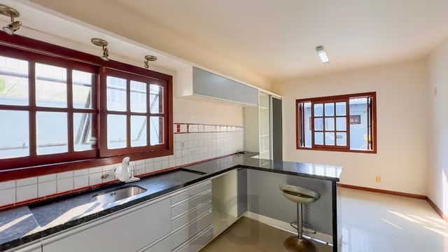 Casa térrea com 3 dormitórios, piscina, espaço gourmet com churrasqueira. — foto 12