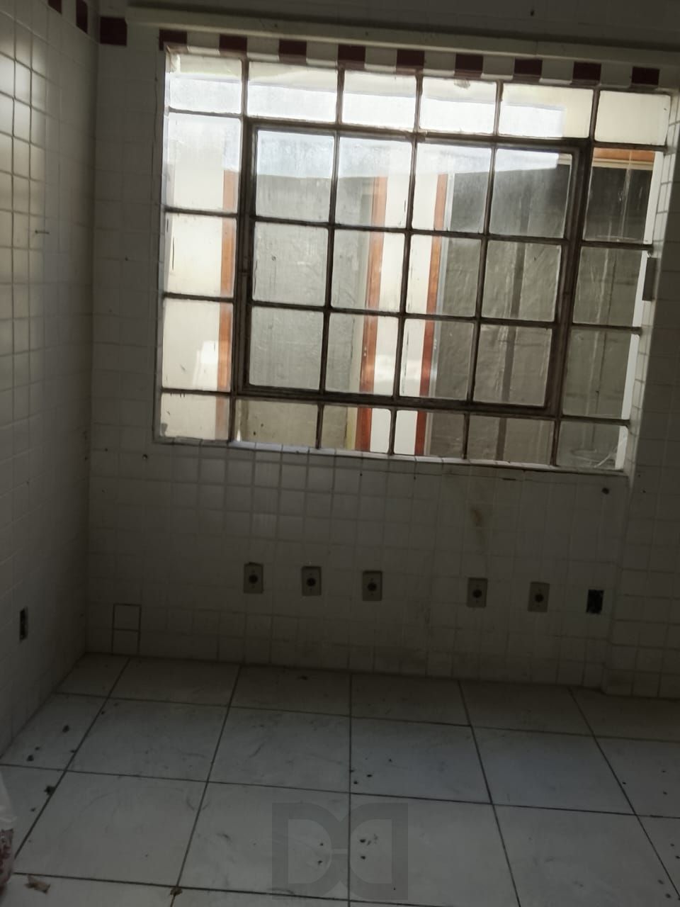Loja Duplex na Duque de Caxias, desocupada espaço amplo. Preço atrativo. — foto 48