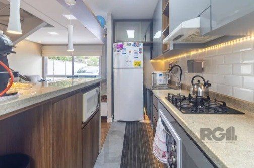 Casa impecável e mobiliada, com 3 niveis, possui 3 dormitórios sendo 1 suíte, 4 banheiros — foto 17