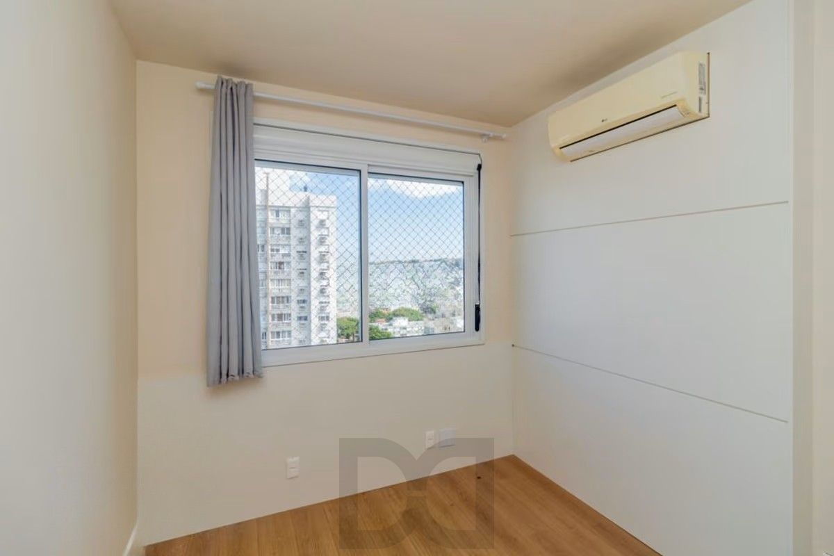Apartamento 2 Dormitórios com Elevador e 2 Vagas à Venda no Jardim Botânico — foto 13