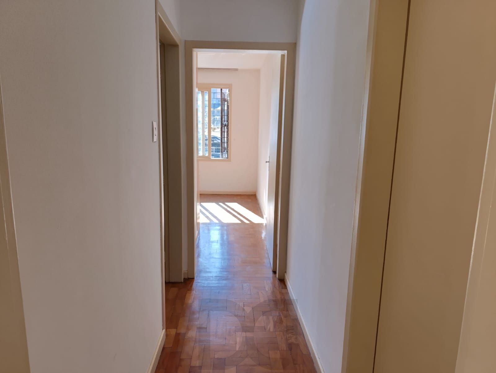 Apartamento térreo de 2 dormitórios e 1 vaga no bairro Praia de Belas — foto 8