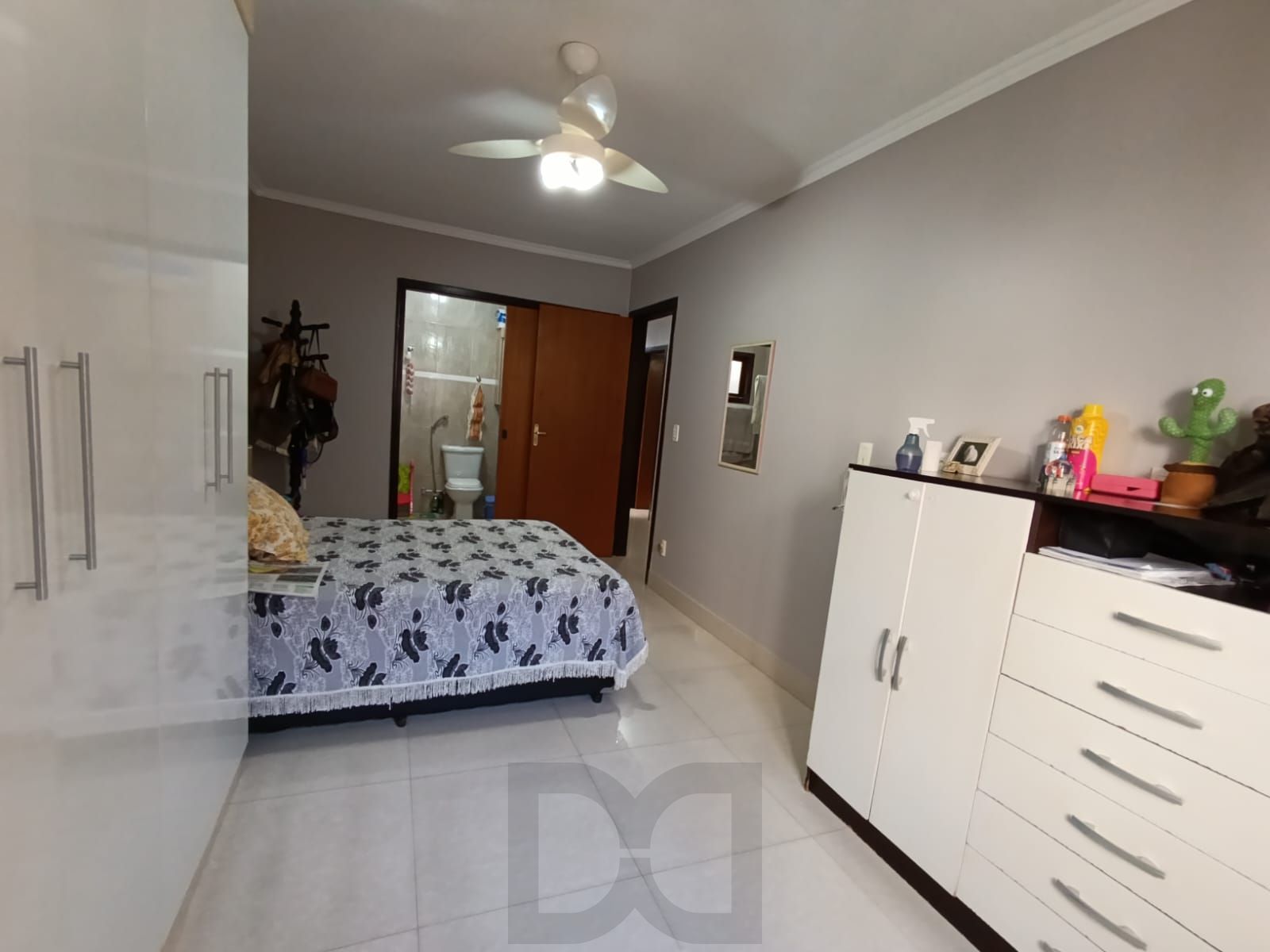 Casa de 3 quartos,suíte,churrasqueira, 3 vagas no bairro Sarandi — foto 13