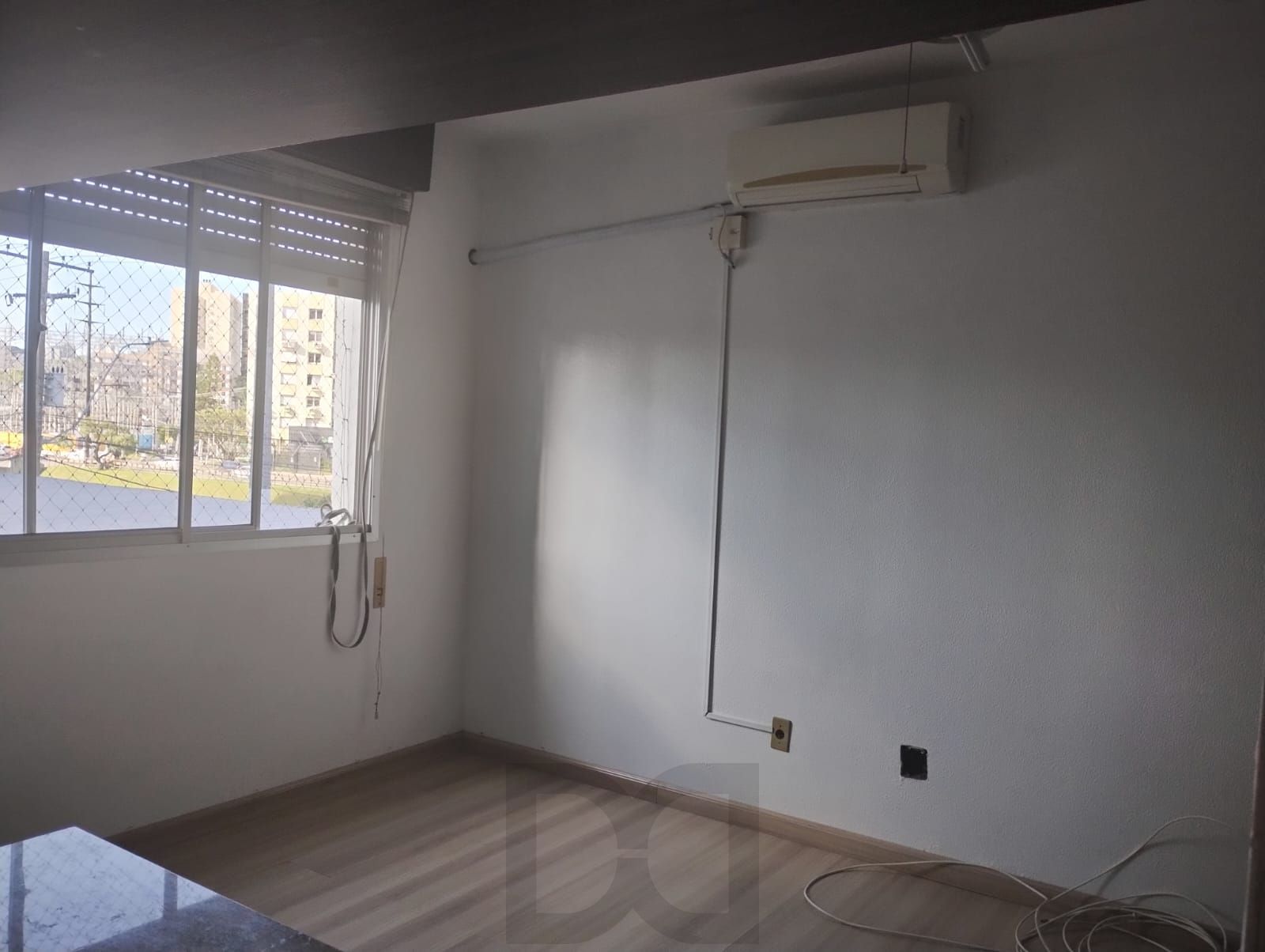 Apartamento de 1 quarto, elevador, 1 vaga coberta no bairro Partenon — foto 3