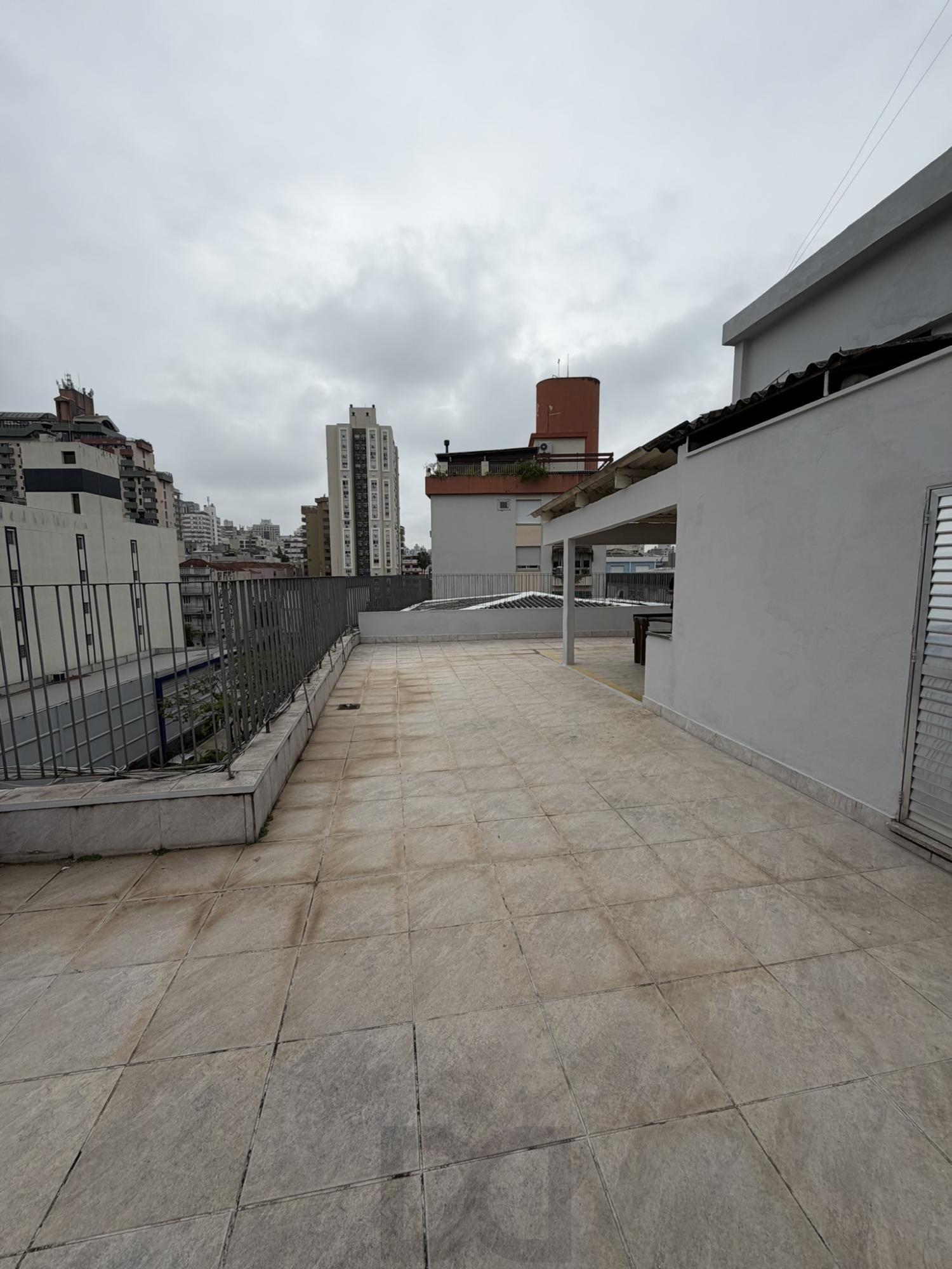 Apartamento 1 dormitório na rua Irmão José Otão, Independência — foto 33