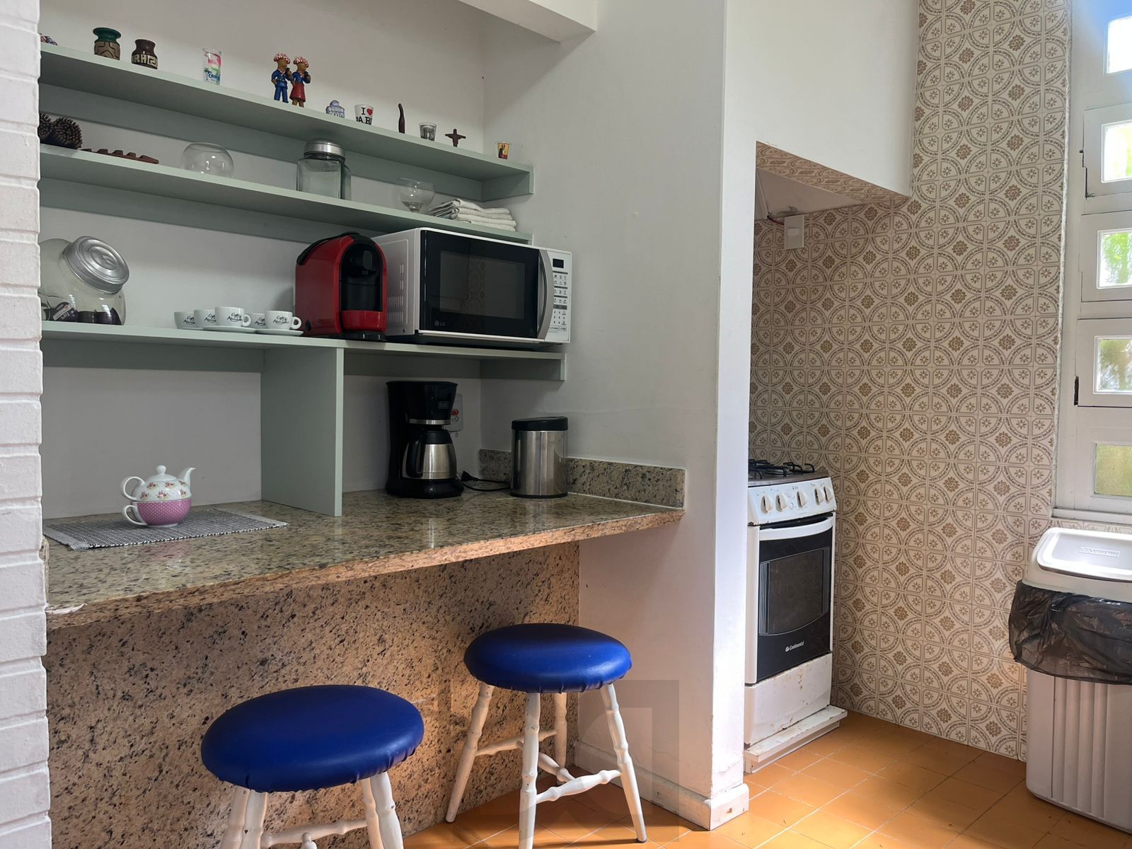 Casa térrea, com 2 dormitórios, 3 vagas, no bairro Ipanema, Porto Alegre, RS — foto 4