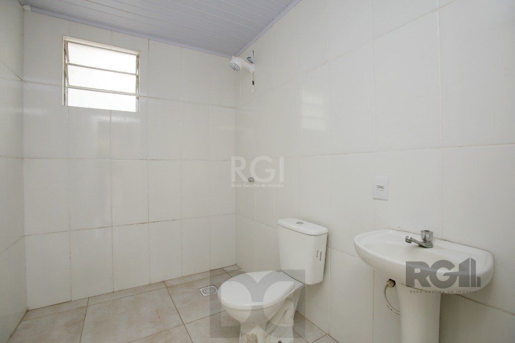 Prédio 3 andares. Composto de salas e apartamentos — foto 18