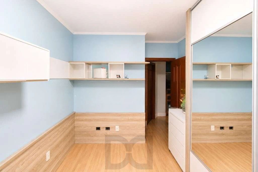 Casa com 3 dormitórios, suíte, churrasqueira e piscina. — foto 29