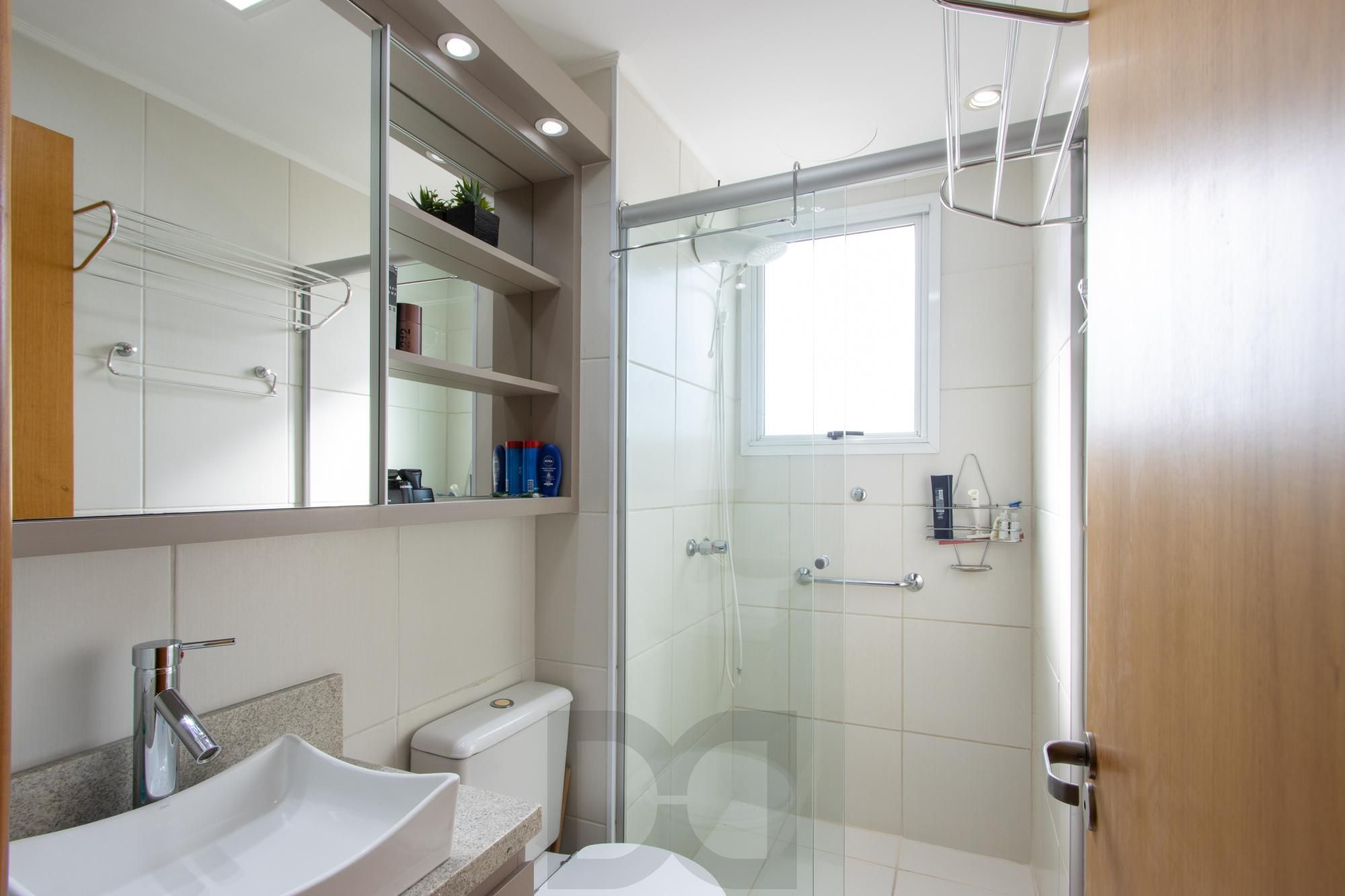 Apartamento de 2 dormitórios, na zona sul de Porto Alegre, semi-mobiliado, churrasqueira e box escriturado. — foto 17