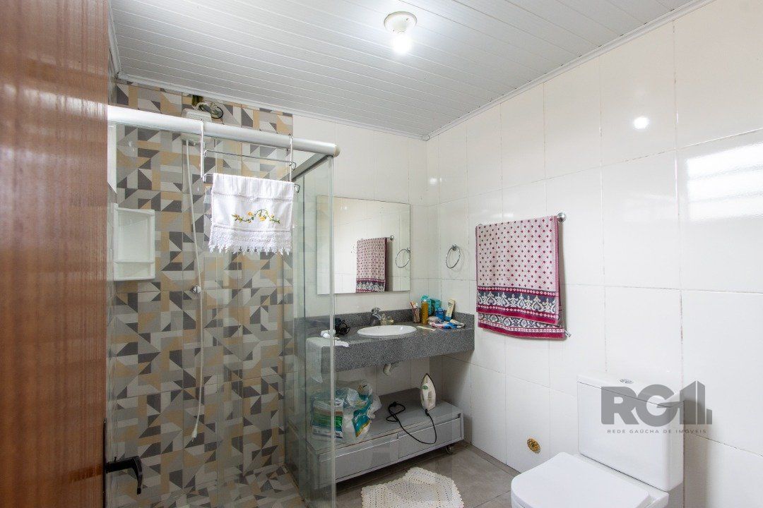 Casa térrea, 3 quartos, edícula, com 2 suites, pátio - Bairro Guarujá — foto 57