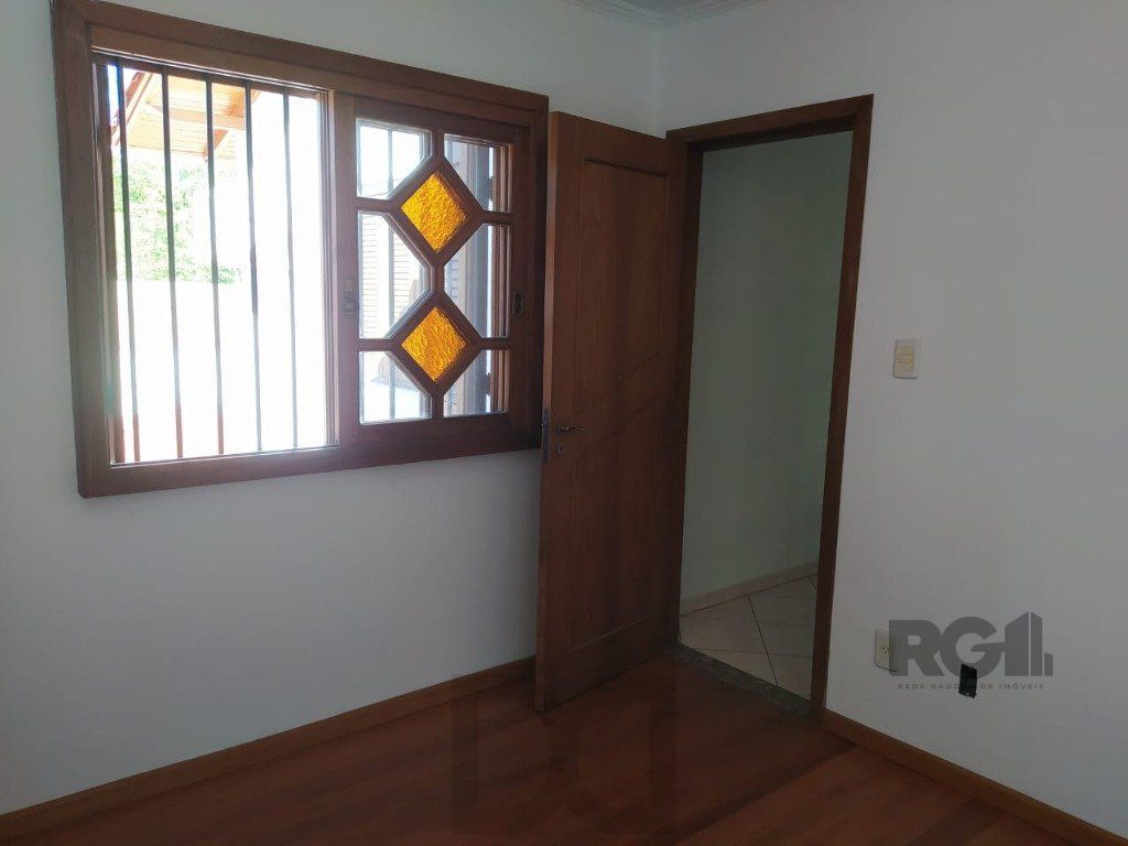 Casa 234m² - 3 dormitórios, 1 suíte e vaga para 6 carros no Jardim São Pedro — foto 11