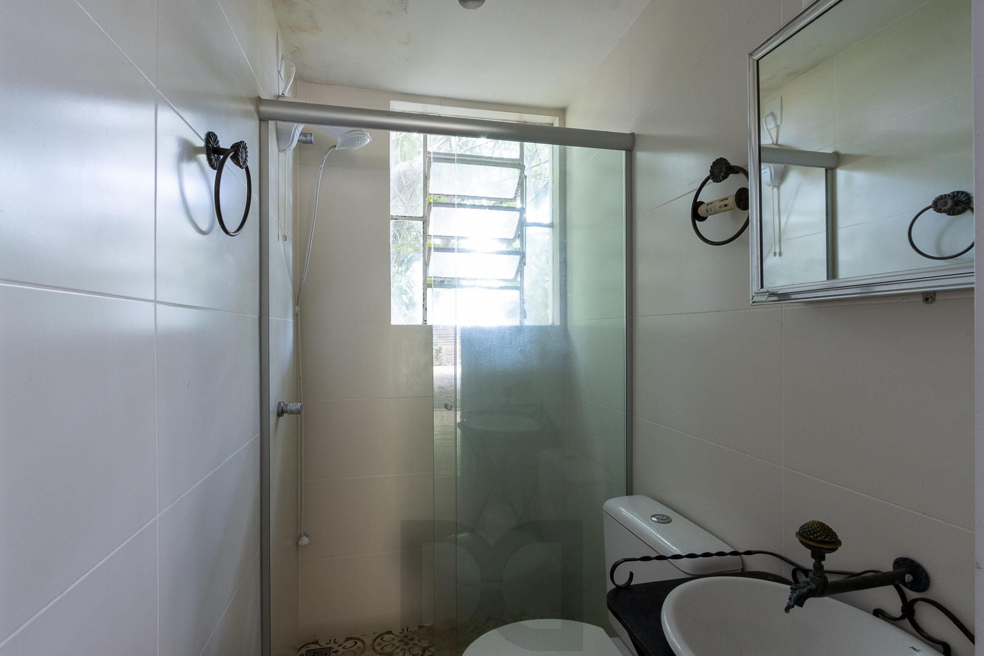 Bela casa térrea, 2 dormitórios e 1 suite - Parte alta do Bairro Espirito Santos — foto 32