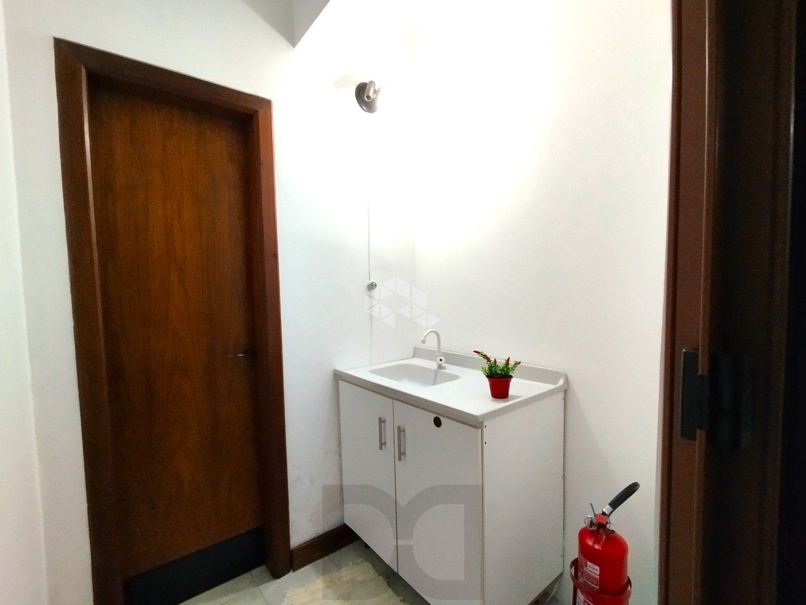 CONJUNTO COMERCIAL PODENDO FACILMENTE SER TRANSFORMADO EM APTO GARDEN — foto 13