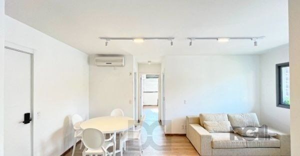 Apartamento no bairro Auxiliadora de 2 dormitórios vaga e infra DESOCUPADO — foto 13