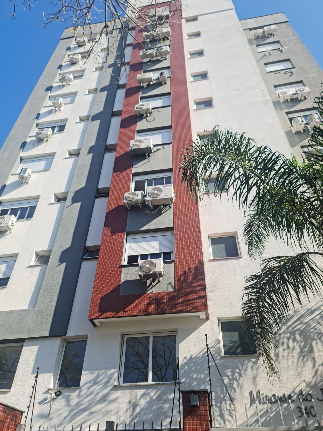 Excelente apartamento 01 dorm com churrasqueira no Jardim Botanico — foto 1