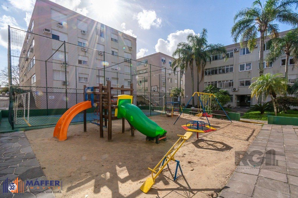 Apartamento no bairro Vila Ipiranga de 2 dormitórios e vaga DESOCUPADO