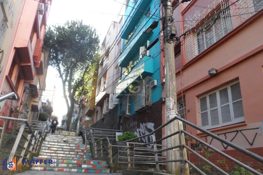 Apartamento de 1 dormitório TÉRREO no Centro DESOCUPADO