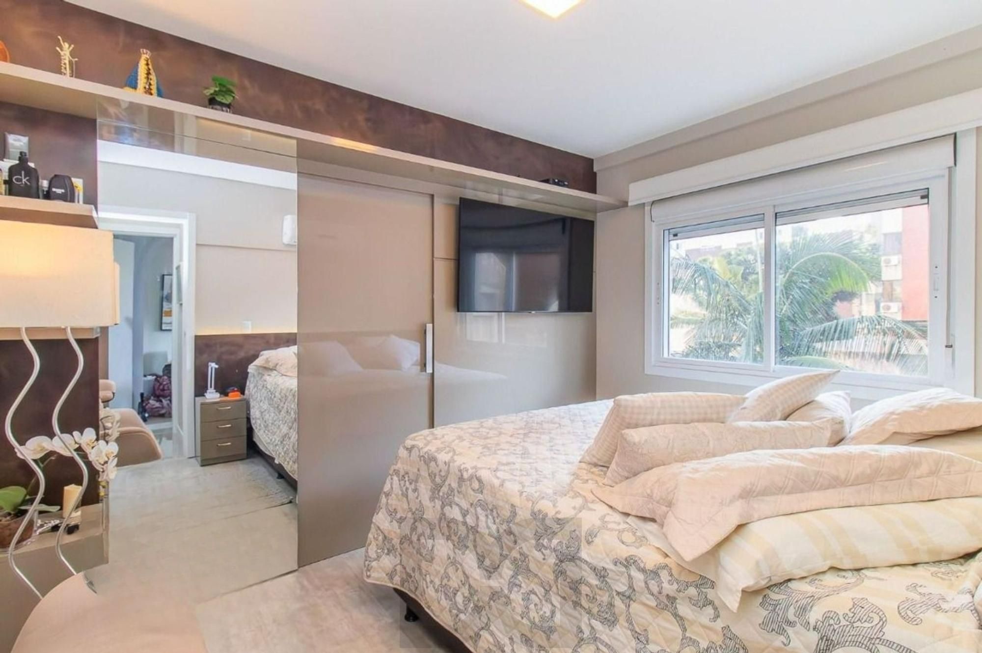 Apartamento com 83m² e 2 dormitórios, 2 suítes, 3 vagas no bairro Petrópolis — foto 11