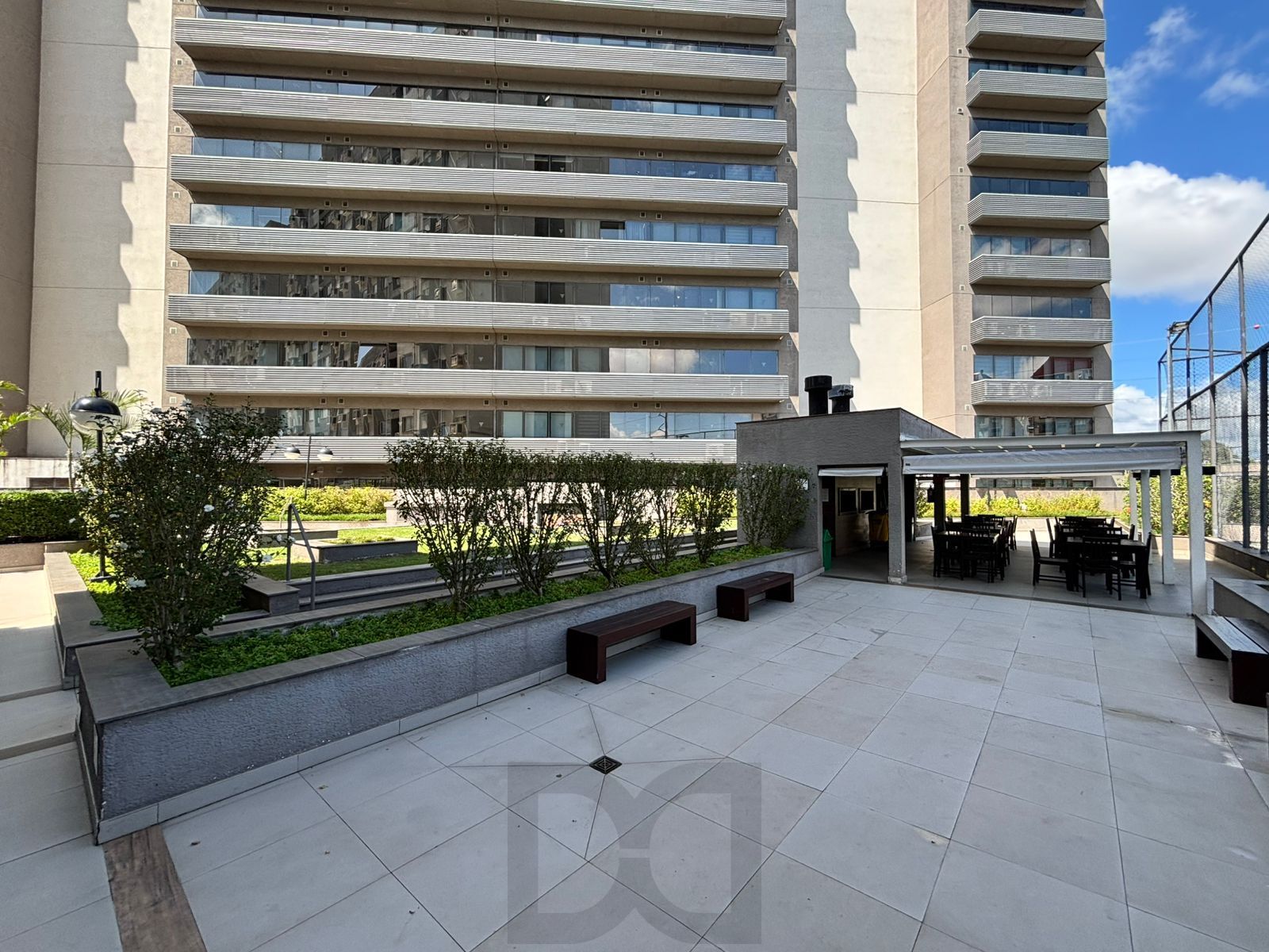 Excelente apartamento 3 dormitórios semimobiliado com vaga no ICON — foto 1
