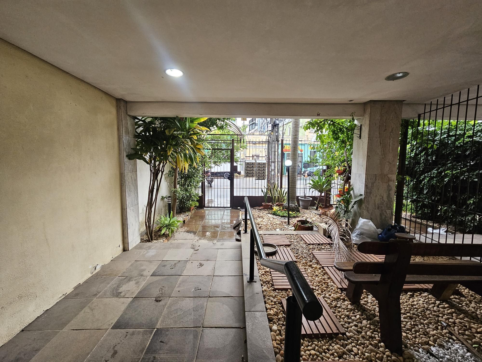CIDADE BAIXA COM SACADA E VAGA DE GARAGEM — foto 16